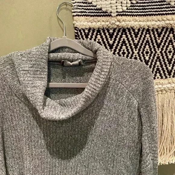 SATURDAY SUNDAY ANTHRO GRAY TURTLE NECK SWEATER - Picture 2 of 5